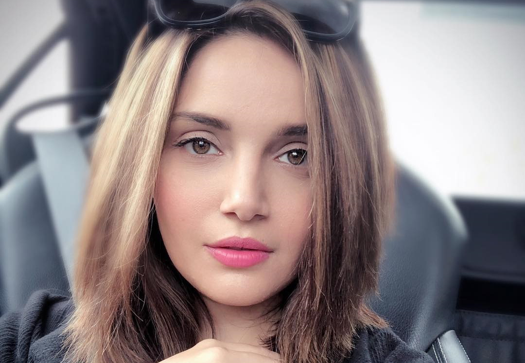 Armeena Khan Age, Height, Biography, Body Stats, Net Worth, TV Shows, Husband & Family