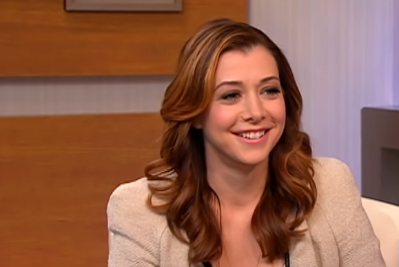 Alyson Hannigan Age, Height, Biography, Wiki, Family, Movies, TV Shows, Awards, Net Worth, Husband & Kids