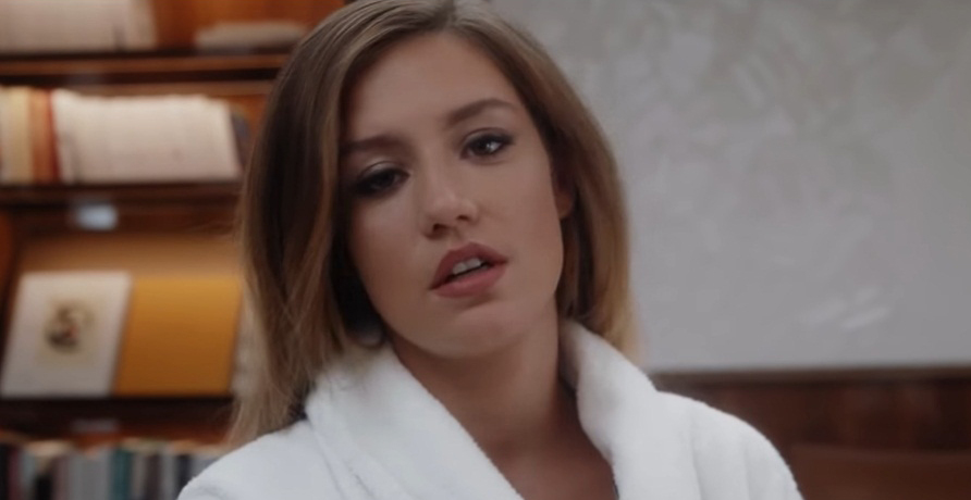 Adèle Exarchopoulos Age, Biography, Wiki, Family, Career, Boyfriends, Son, Movies & Net Worth