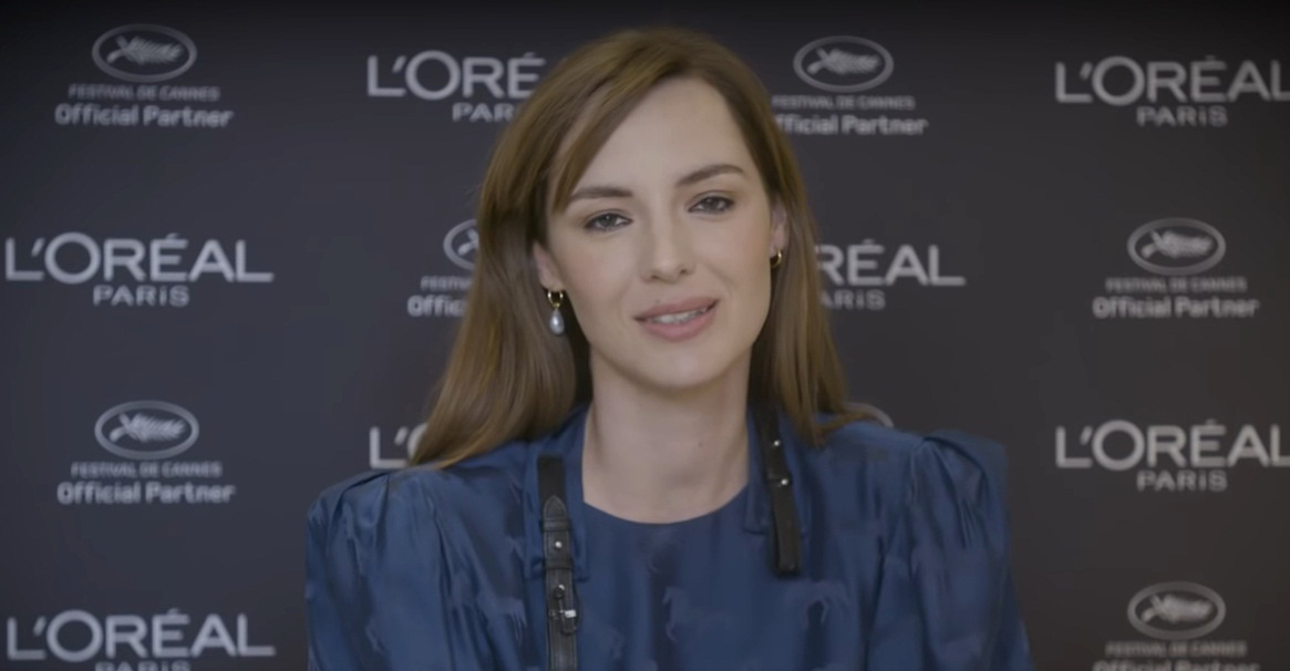Louise Bourgoin Family, Career, Movies, Biography, Net Worth, Wiki, Age, Height, Body Stats, Husband & Kids