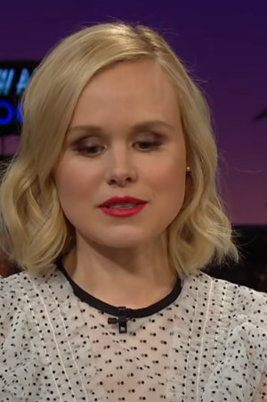 Alison Pill Age, Wiki, Family, Biography, Education, Career, Movies, TV Shows, Husband, Awards & Net Worth