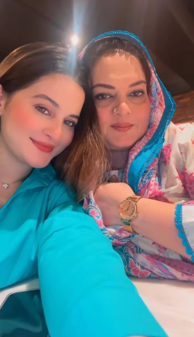 Aiman Khan & Family Pictures pic 1