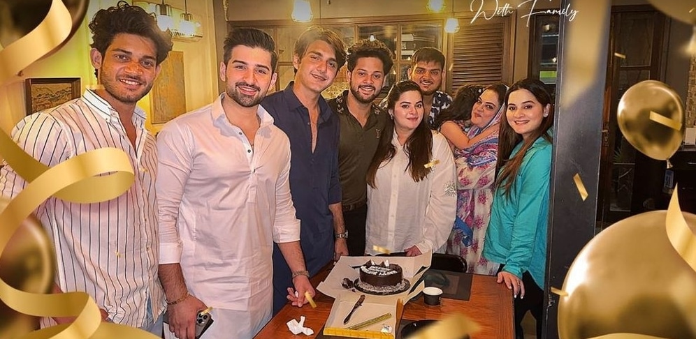 Aiman Khan & Family Pictures pic 2